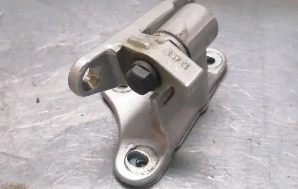 Mercedes-Benz ML W164 Front door lower hinge 