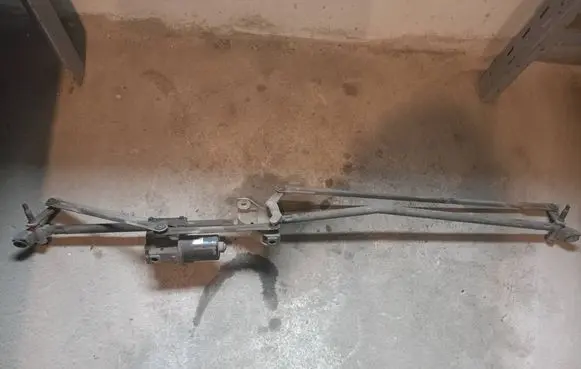 Peugeot 307 Front wiper linkage 