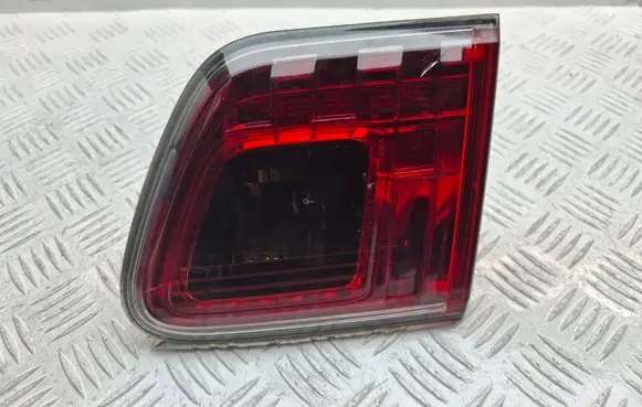 Toyota Avensis T270 Tailgate rear/tail lights 8158105110