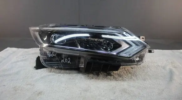 Nissan Qashqai Headlight/headlamp 110-19011 11061001