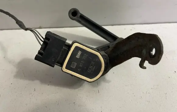 Rear air suspension level height sensor