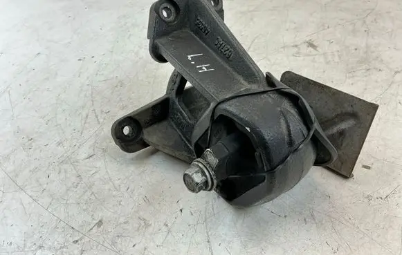 Dodge RAM Engine mount bracket 68159627AC