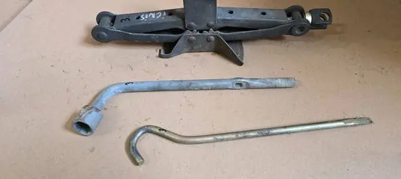 Suzuki Ignis Lift Jack 8991080G10 0981600169 0982700004