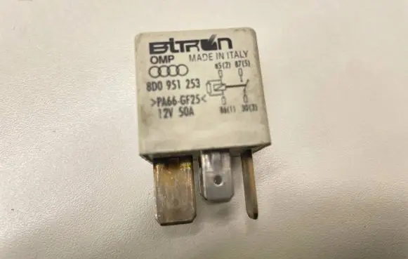 Audi A4 S4 B6 8E 8H Other relay 8D0951253