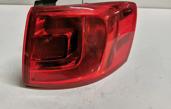 Volkswagen Jetta VI Rear/tail lights 5C6945096