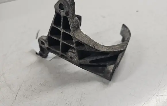Mazda 3 I Fuel filter bracket/mount holder 