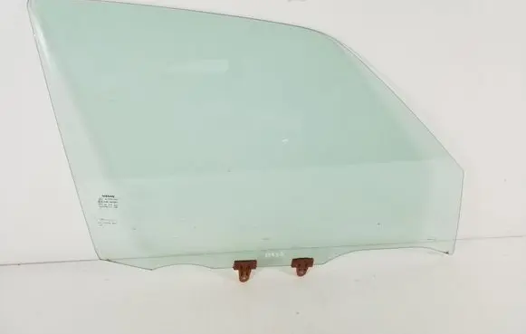 Nissan Juke I F15 Front door window glass four-door 803001KK0A
