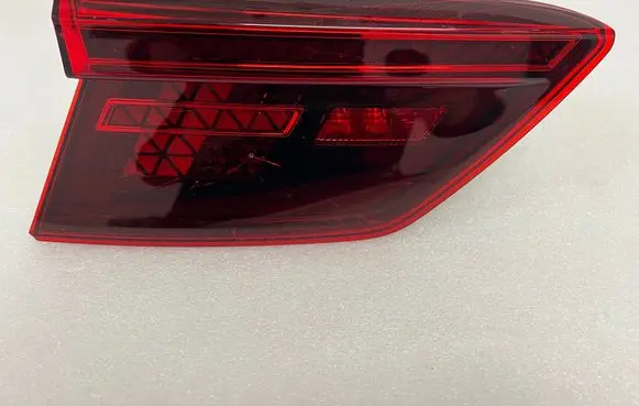 Volkswagen Tiguan Tailgate rear/tail lights 5NA945307D 2SA01252201 00676383