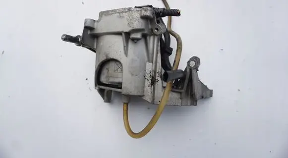 Citroen C4 II Fuel tank mounting bracket 