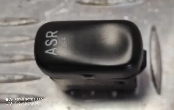 Traction control (ASR) switch