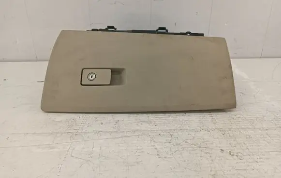 Volvo XC70 Glove box 30676279