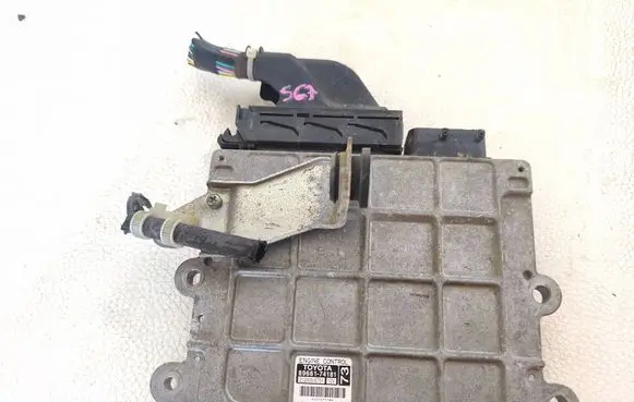 Toyota iQ Engine control unit/module 8966174181 2120006751