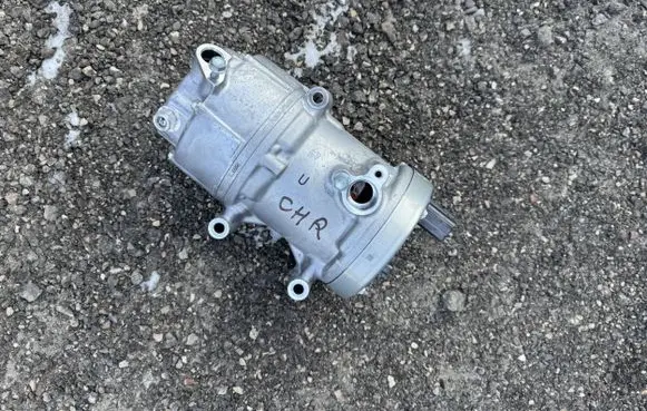 Toyota C-HR II Air conditioning (A/C) compressor (pump) 0424002760