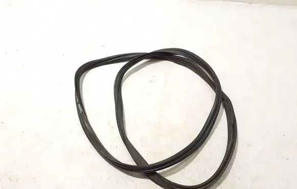 Trunk rubber seal (body)