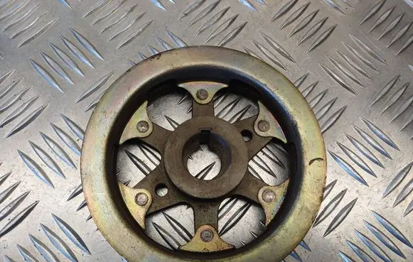 Toyota Avensis T220 Fuel pump gear (pulley) 