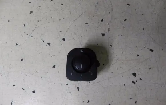 Seat Leon (5F) Electric window control switch 5F0959565D I3568