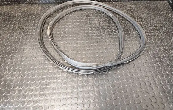 Skoda Kamiq Trunk rubber seal (body) 658827705