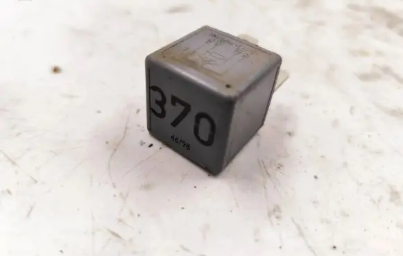 Audi A4 S4 B5 8D Other relay 8D0951253
