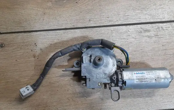 Mercedes-Benz C W203 Sunroof motor/actuator A2038203142 94917F W203W211