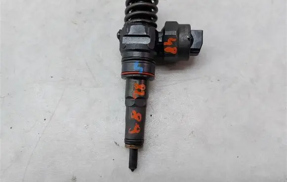Seat Alhambra (Mk1) Fuel injector 038130073AC