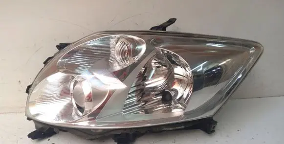 Toyota Auris 150 Headlight/headlamp 8115002460
