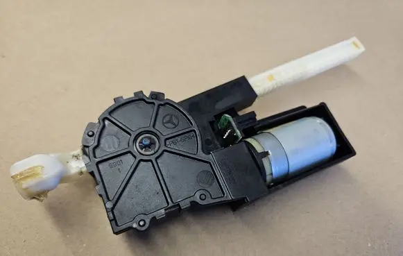 Mercedes-Benz SL R230 Seat adjustment motor 114454103