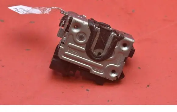 Dacia Sandero Front door lock 