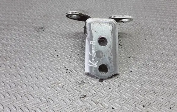 Toyota Yaris Rear door lower hinge
