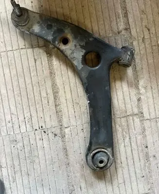 Mitsubishi Colt Front lower control arm/wishbone