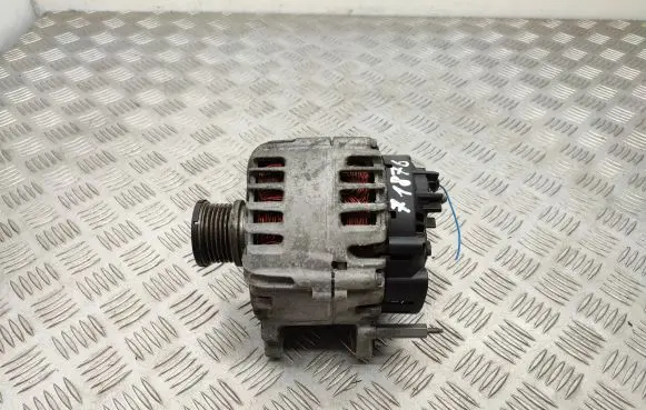 Volkswagen Golf VII Generator/alternator 03L903023L