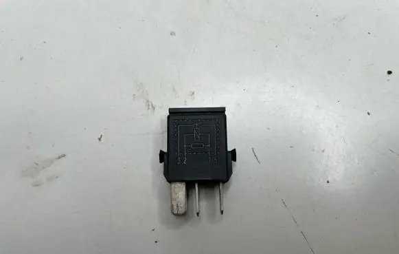 BMW 5 E60 E61 Other relay 61361393412 V23073B1005X18