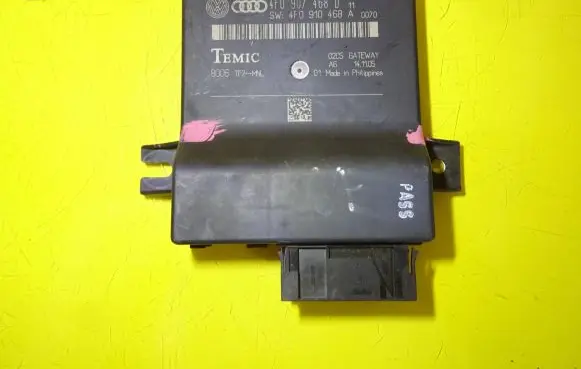 Audi A6 S6 C6 4F Gateway control module 4F0907468D 4F0910468A