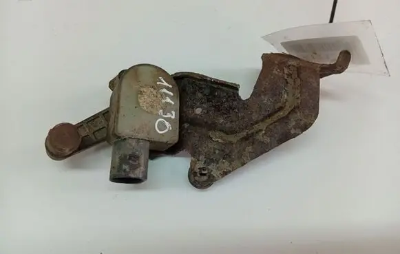 Audi A6 S6 C6 4F Front height sensor lever