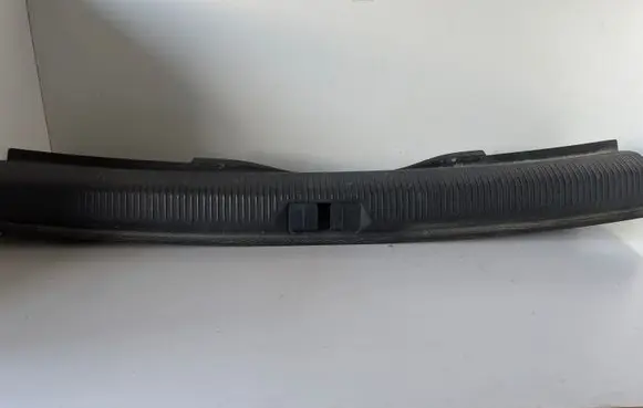 Volkswagen PASSAT B7 Trunk/boot sill cover protection 3C9863651