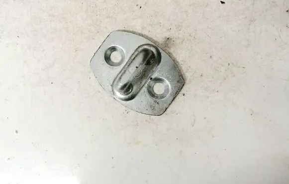 Nissan Qashqai Front door lock loop/hook striker 