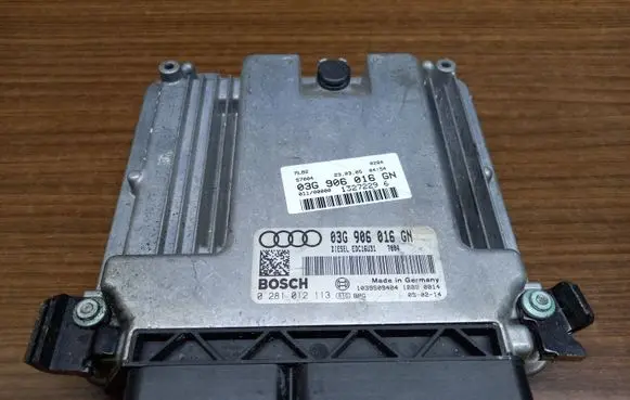 Audi A4 S4 B7 8E 8H Engine control unit/module 03G906016GN 0281012113