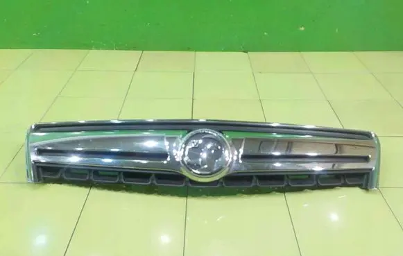 Opel Antara Front bumper upper radiator grill 25983424