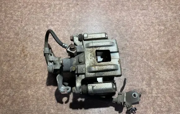 Ford Mustang VI Rear brake caliper FR3Z2553H