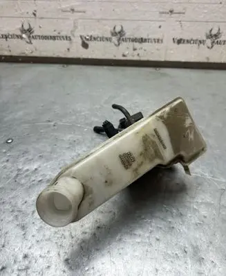 Master brake cylinder
