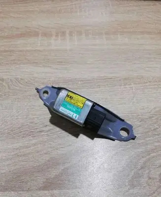Toyota Prius (XW20) Airbag deployment crash/impact sensor 8983447020 1879000922