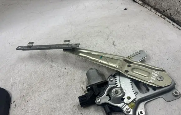 Mitsubishi Lancer X Rear door window regulator with motor 