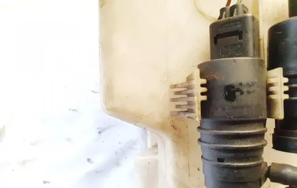 BMW X5 E53 Windscreen/windshield washer pump