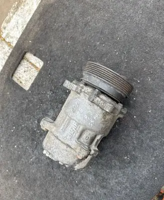 Volkswagen Caddy Air conditioning (A/C) compressor (pump) 7H0820803D