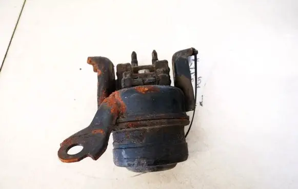 Toyota Avensis Verso Engine mount bracket