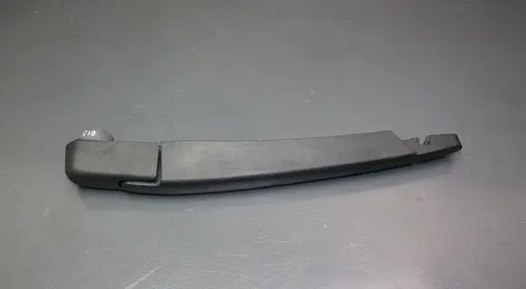 Renault Captur Rear wiper blade arm