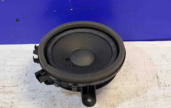 Volvo XC70 Rear door speaker 30657445 31489619