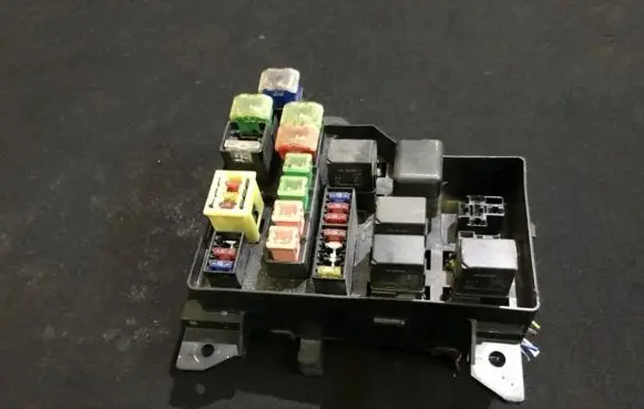 Mitsubishi Carisma Fuse box set