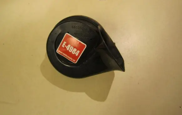 Volkswagen Touareg I Horn signal 6N0951223