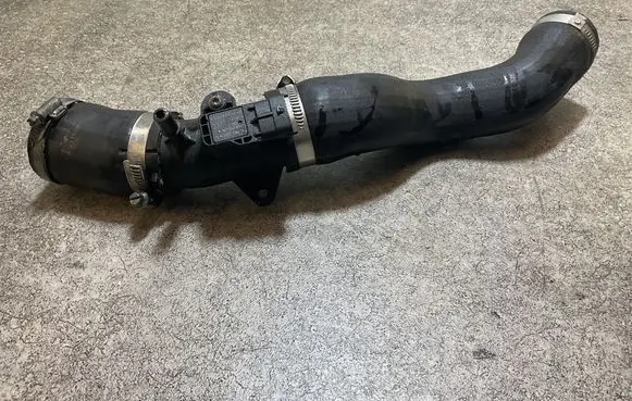 Ford Fiesta Intercooler hose/pipe C1B16F075AE