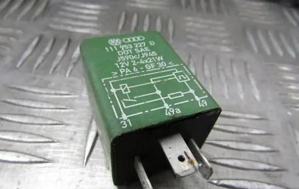 Volkswagen Golf III Other relay 111953227d